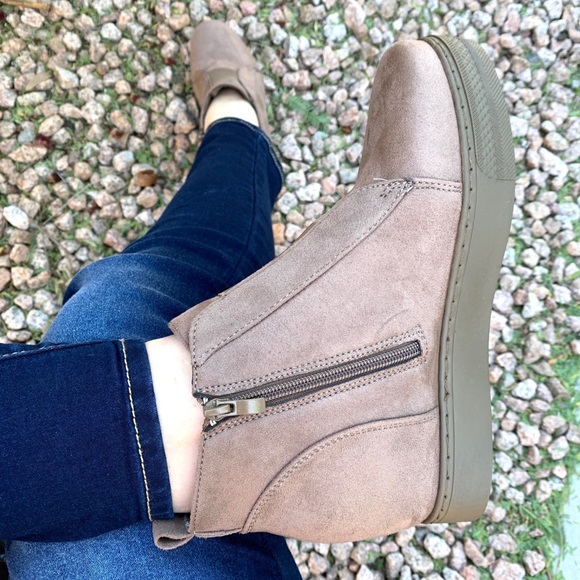 New Taupe Brown Mauve High Top Ankle Sneakers Booties - Picture 3 of 8